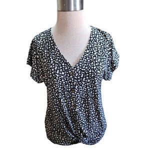 Black And White Floral Blouse V Neck Size S Flower & Feather Lightweight Top
